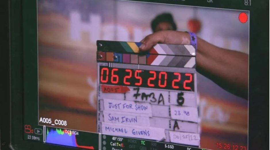 The film crew is shooting a film at WDRB Studio in 2022